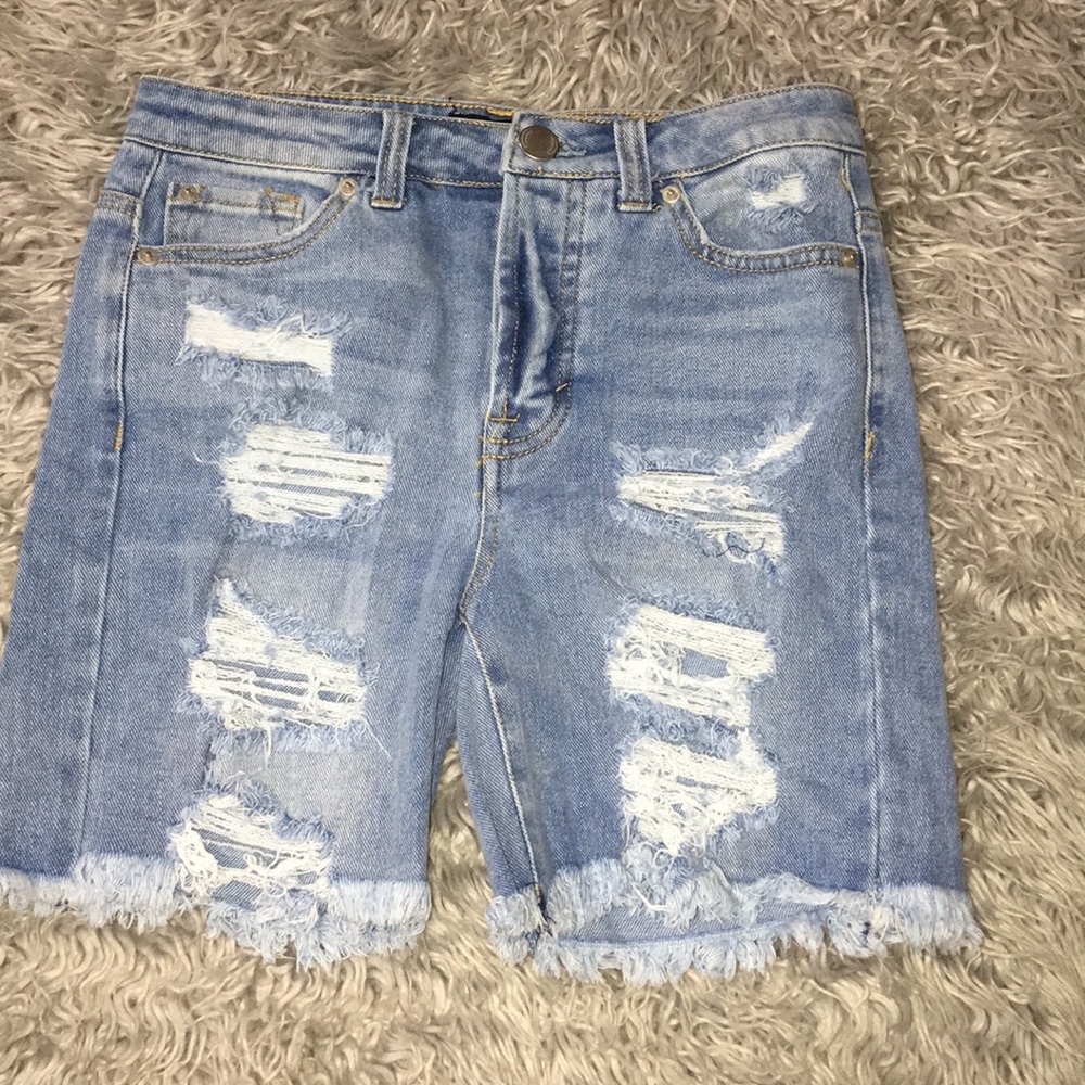 Fashion Nova Bermuda shorts